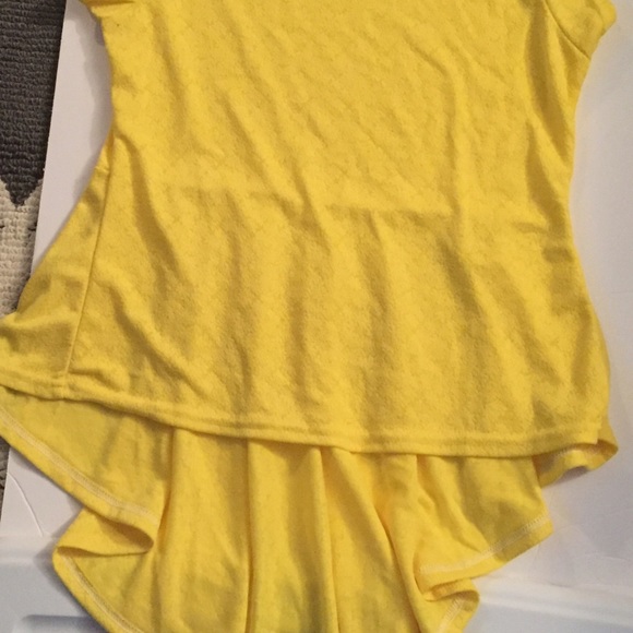 NWT Yellow Peplum Top - Picture 3 of 6